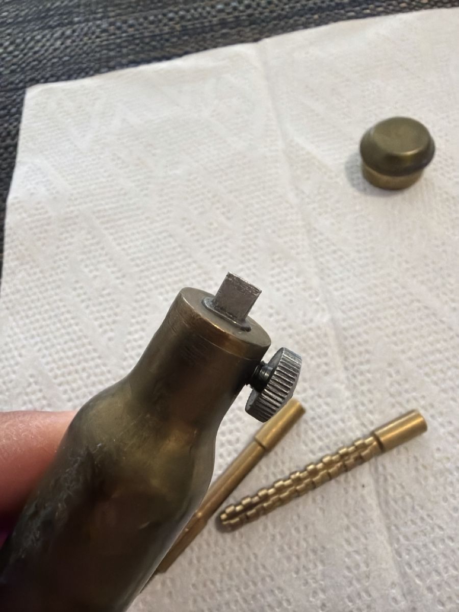 Schweizer Armee Uniformen: Putzzeug parabellum  – Gebraucht aus Lausanne von Erion2015 2