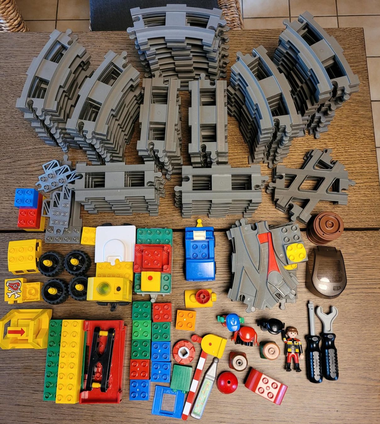 Lego Jouets: Riesiges LEGO DUPLO Eisenbahn Set – D'occasion à Sonceboz-Sombeval par ter_9rc5 2