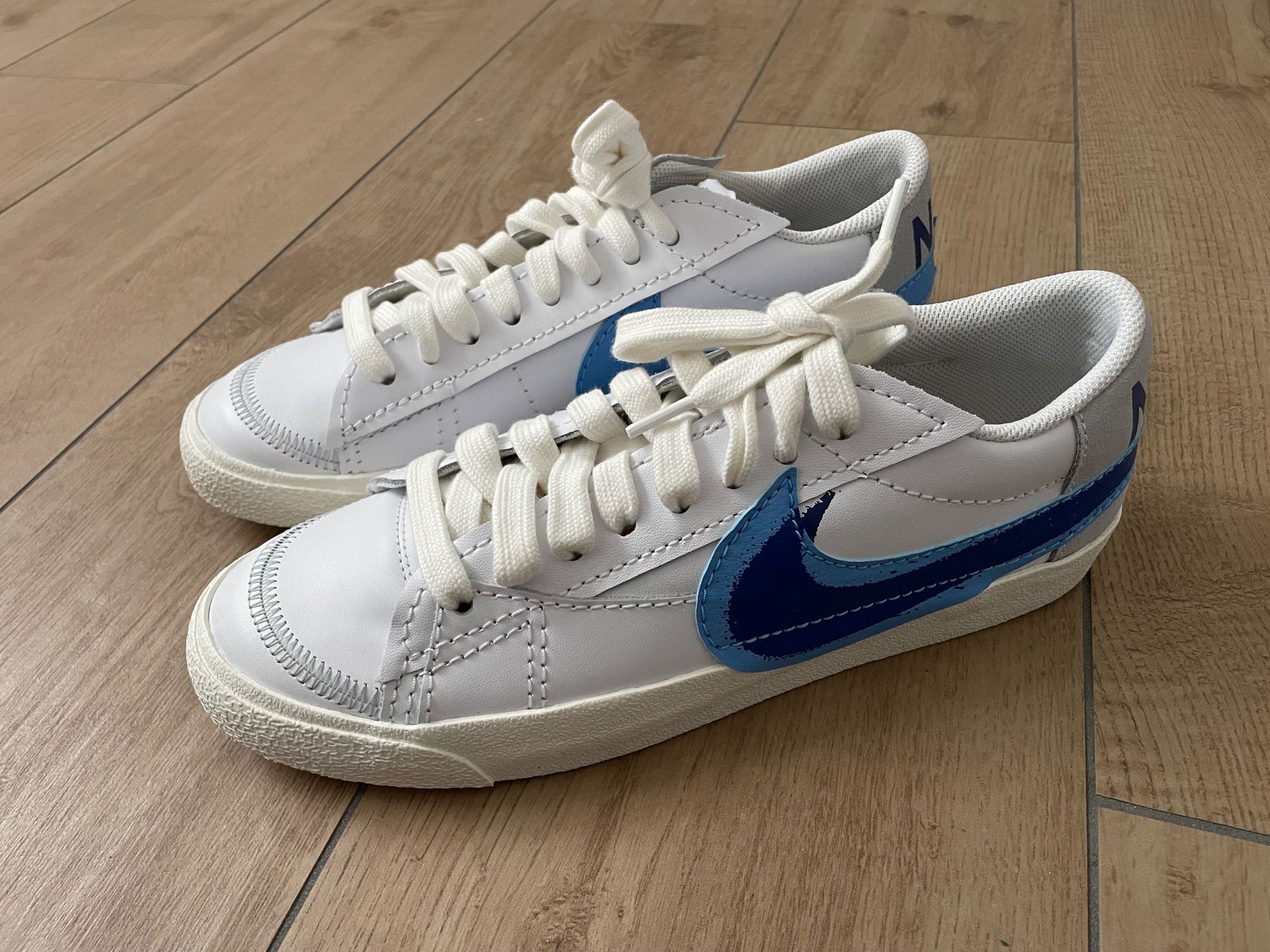 Nike Scarpe da uomo: Nike Blazer Low 77 Jumbo Gr. 44.5 NEU – Nuovo e nell'imballaggio originale da Waltenschwil venduto da hansnine