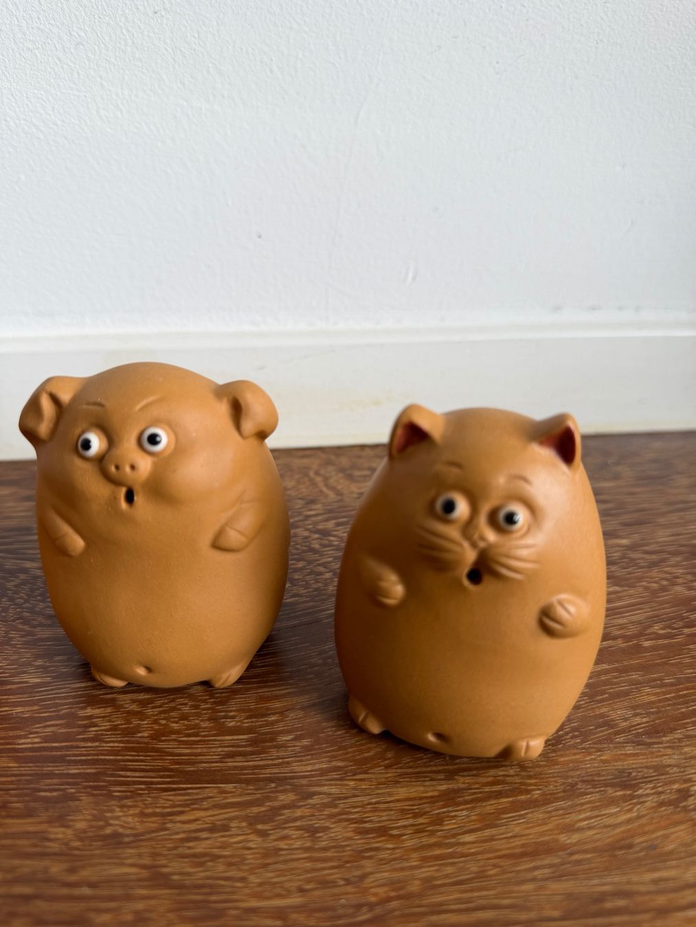 Statuette: Tee Tier / Tea Pet / Hase, Schweiz, Katze – Nuovo e nell'imballaggio originale da Ennetbaden venduto da miboo 2