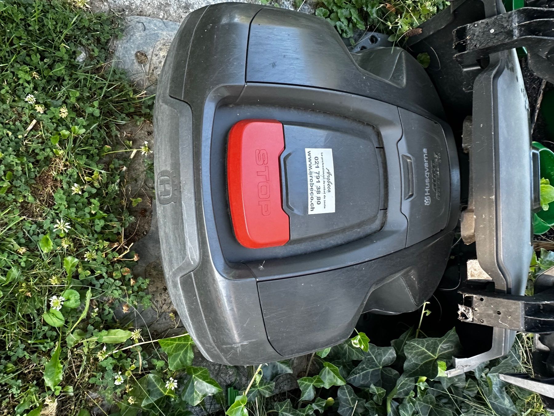 Husqvarna Tondeuses à gazon: Robot tondeuse à gazon – D'occasion à Lausanne par fra_dvj9 2