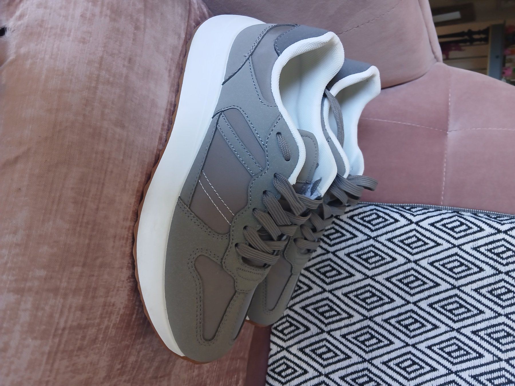 Scarpe da uomo: Sneakers Gr 39 grau wie neu – Usato da Brütten venduto da ver_jql7 1