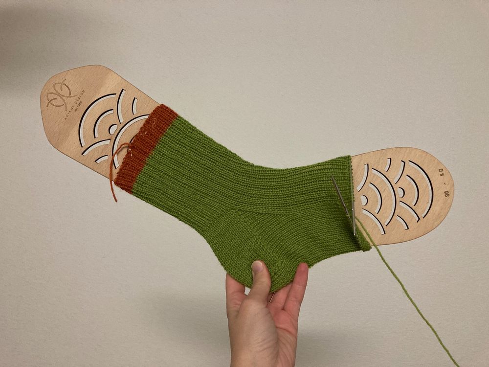 TUKEVA Sockenlineal Aus Holz - Strickhilfe Für Socken Größenmessung