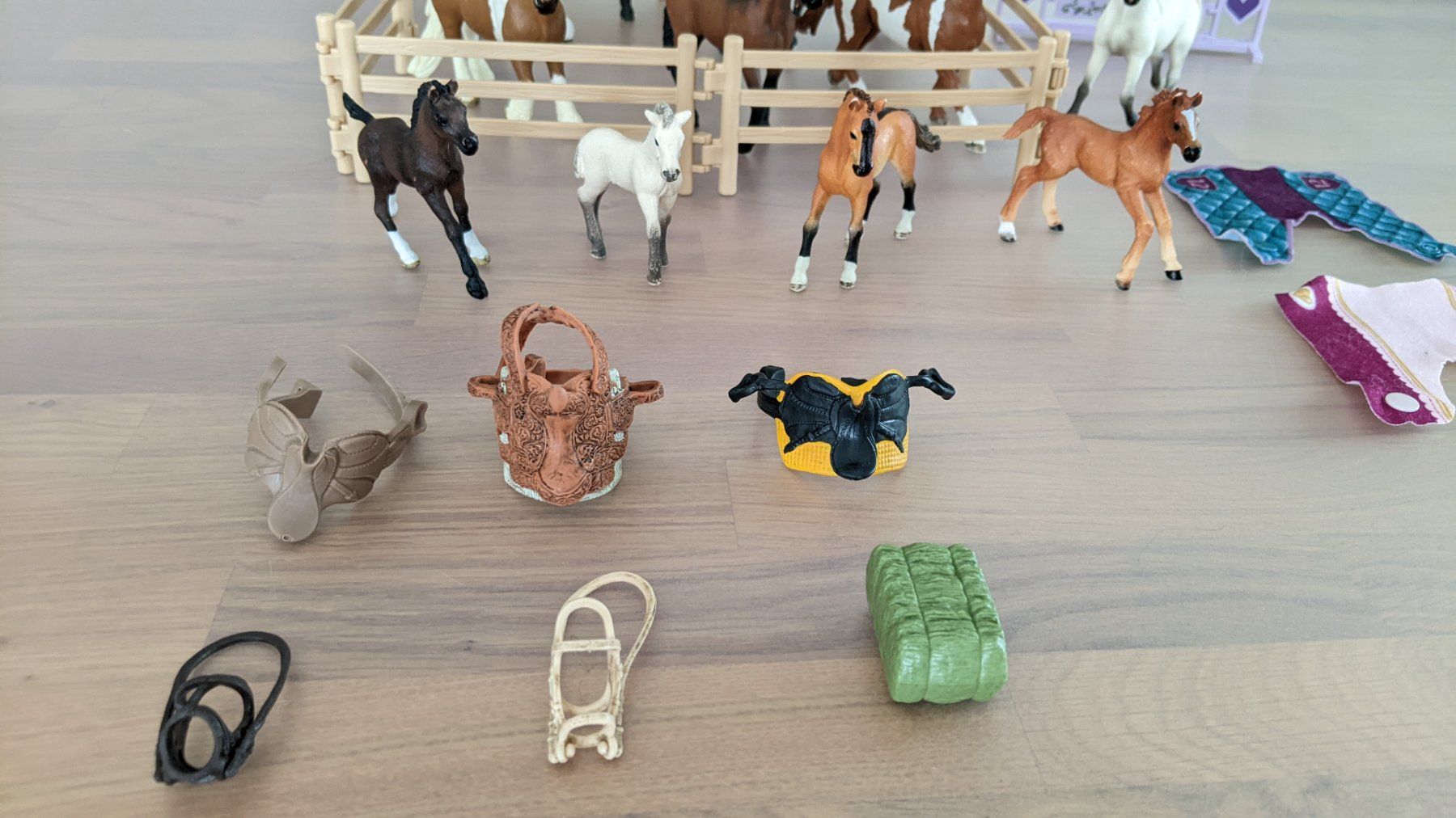 Schleich Spielzeuge: 11 Schleich Pferde guter zustand – Gebraucht aus Orbe von hondasss 1