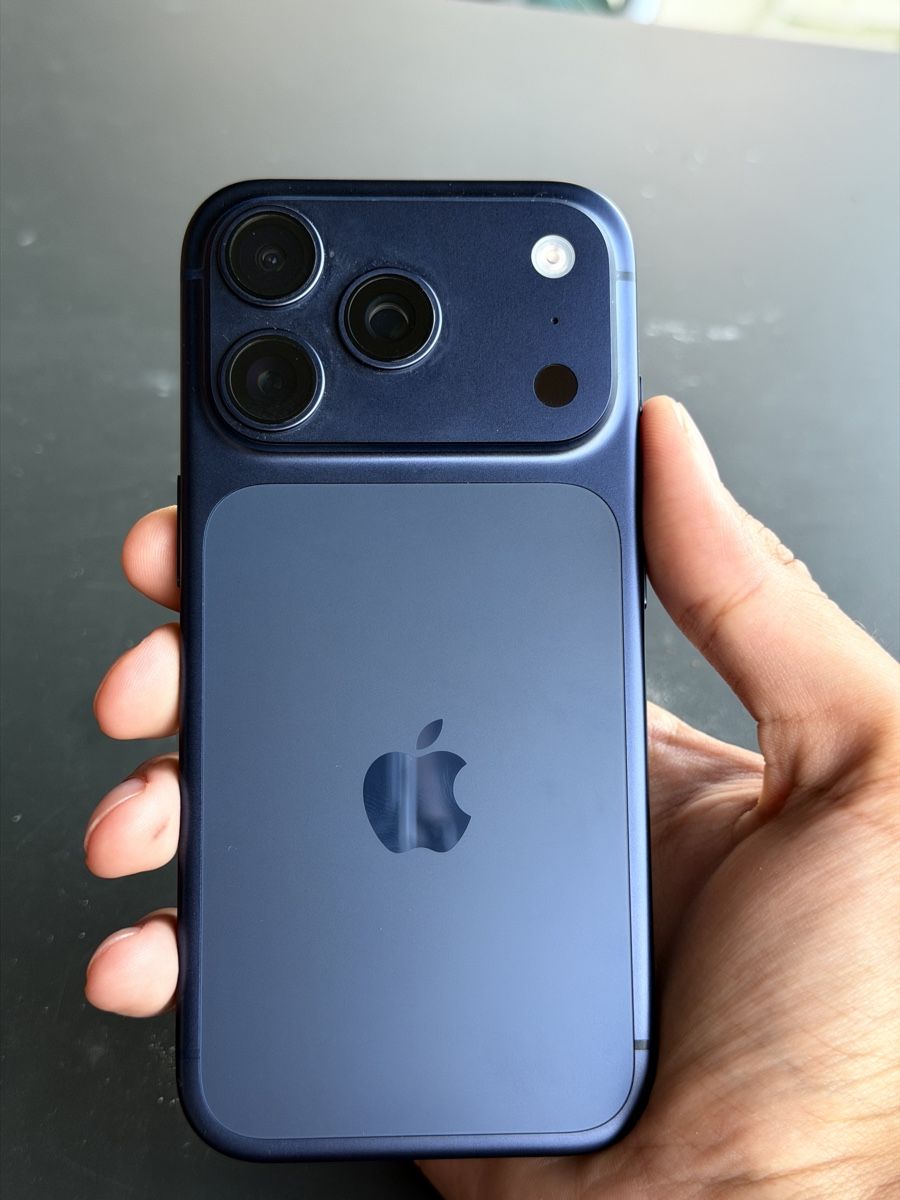 Apple Telefoni cellulari / Smartphones: Iphone 17 pro 256GB Deep Blue – Nuovo (secondo la descrizione) da Hettlingen venduto da semi76 3