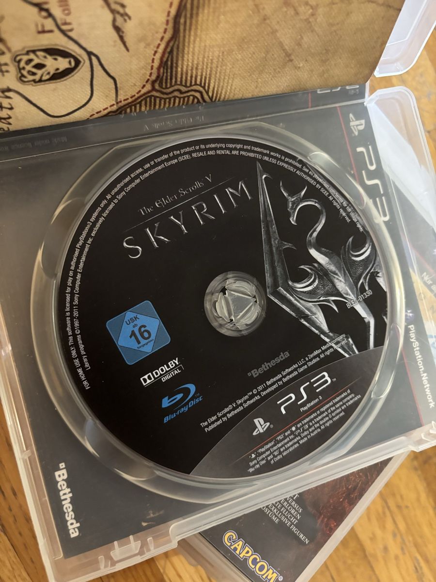 Jeux: The Elder Scrolls V Skyrim PS3 Game Disc and Case – D'occasion à Seewen par AndyDryusha 1