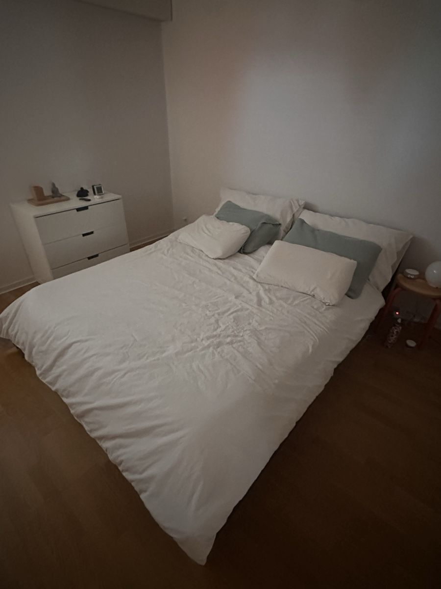 Lits: Bett 160x200cm – D'occasion à Küsnacht ZH par viennale 4