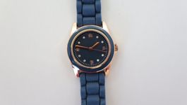 Damen Uhr (läuft mit Garantie)