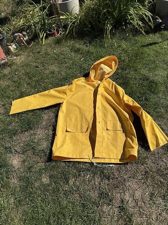 Regenjacke und 2 x Hosen