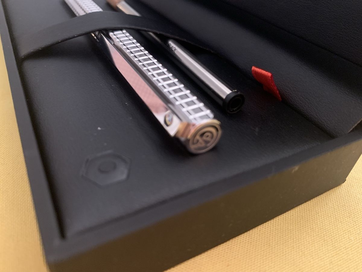 Caran D'Ache Penna & Evidenziatori: Caran d'Ache Hexagonal  Roller Collection – Nuovo (secondo la descrizione) da Lugano venduto da Edera49 1