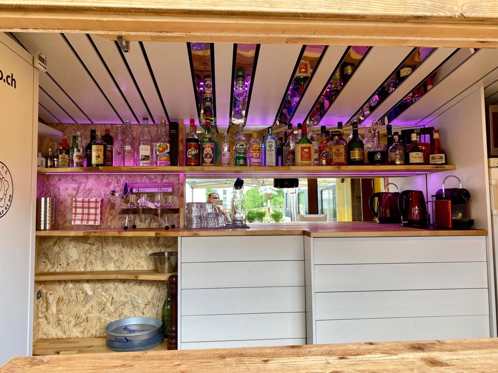 Autres événements d'entreprise et fêtes: Bar/Marktstand mit Innenausstattung – D'occasion à Ebertswil par Shinson_Hapkido_Cham 1