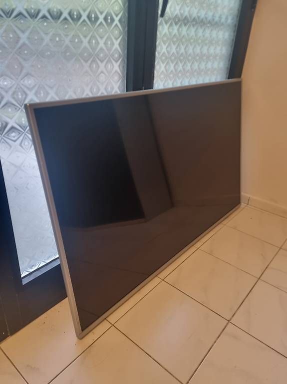 Televisori: Smart TV 60" Philips con LED – Usato da Dino venduto da eva_2jl5 3