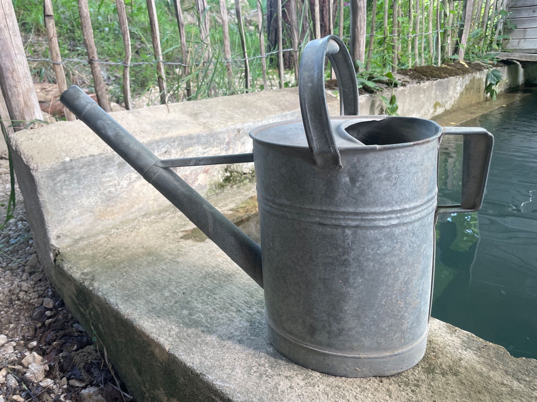 Bewässern & Giessen: Giesskanne antik – Gebraucht aus mümliswil von muemellian 1