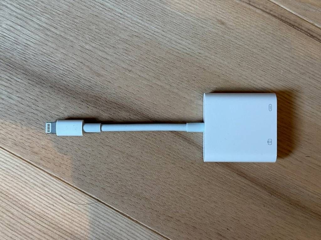 Apple Unità & Adattatore: Original Apple Lightning auf USB 3 Kamera-Adapter – Usato da Schenkon venduto da davosian