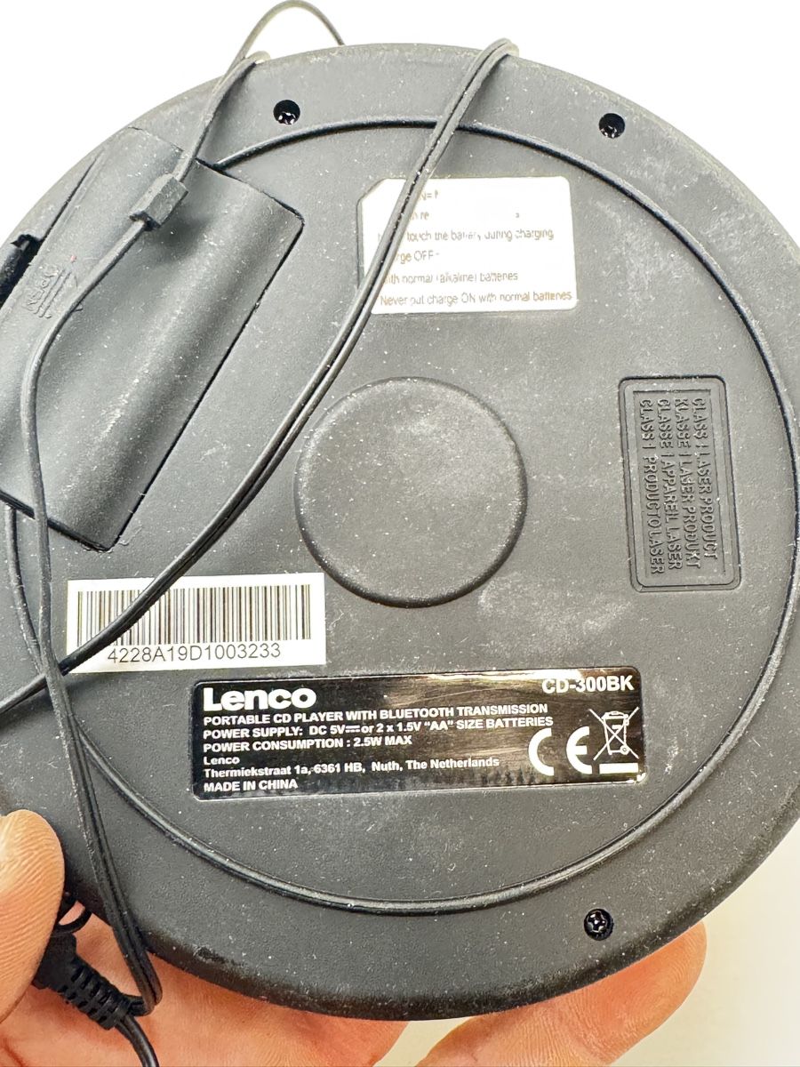 Lenco Sistemi audio & multimediali: Lenco CD-300BK tragbarer CD-Player mit Bluetooth schwarz – Usato da Schlieren venduto da Schlieren84 2