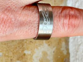 Edelstahl Herrenring mit Tribal Gravur, Gr. 64