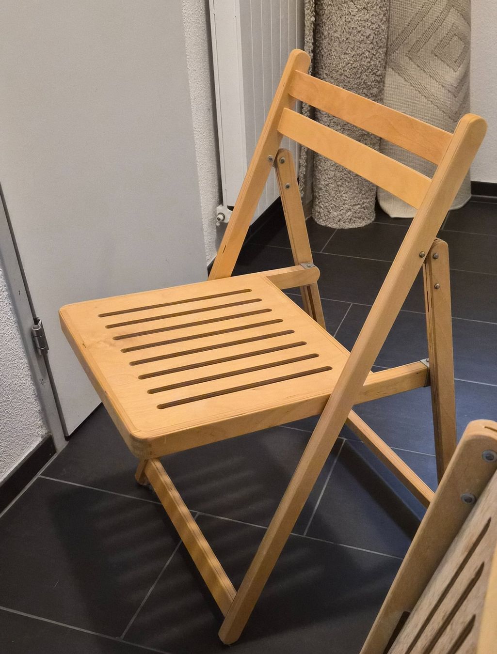 Sedie: 4 Holz Klappstühle Essstühle robust stabil – Usato da Ehrendingen venduto da tdz1980 1