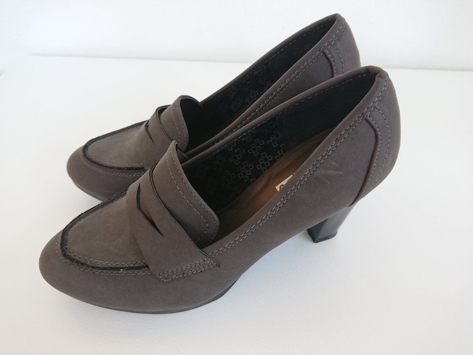 Scarpe da donna: Damen Pumps Gr. 37 Calando Braun Grau – Usato da Hallau venduto da CHACLA 2