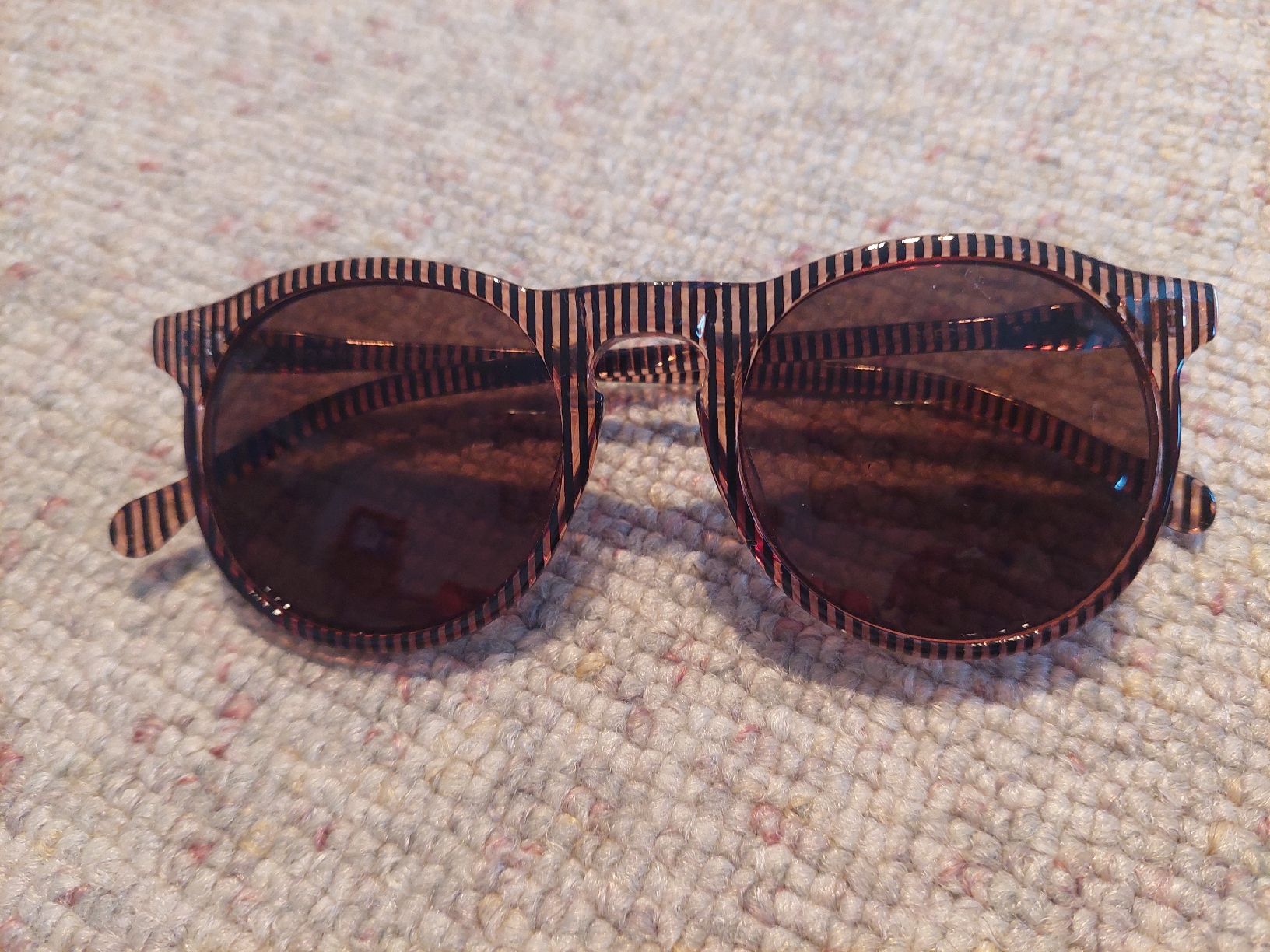 Occhiali & Lenti: Sonnenbrille Le Specs – Nuovo (secondo la descrizione) da Magglingen/Macolin venduto da Muriel_C