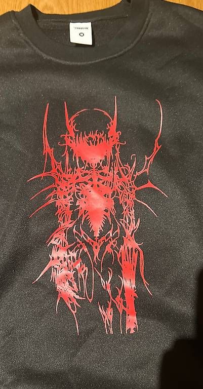 Pulls & Sweat-shirts: Schwarzes Sweatshirt mit rotem Print – Neuf avec emballage d'origine à Zürich par and_fwy7 1
