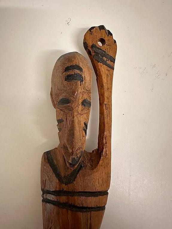 Tutte le decorazioni: Handgeschnitztes Holzboot mit Ruderfiguren – Usato da Obernau venduto da Arche_Noah_Brocki 7