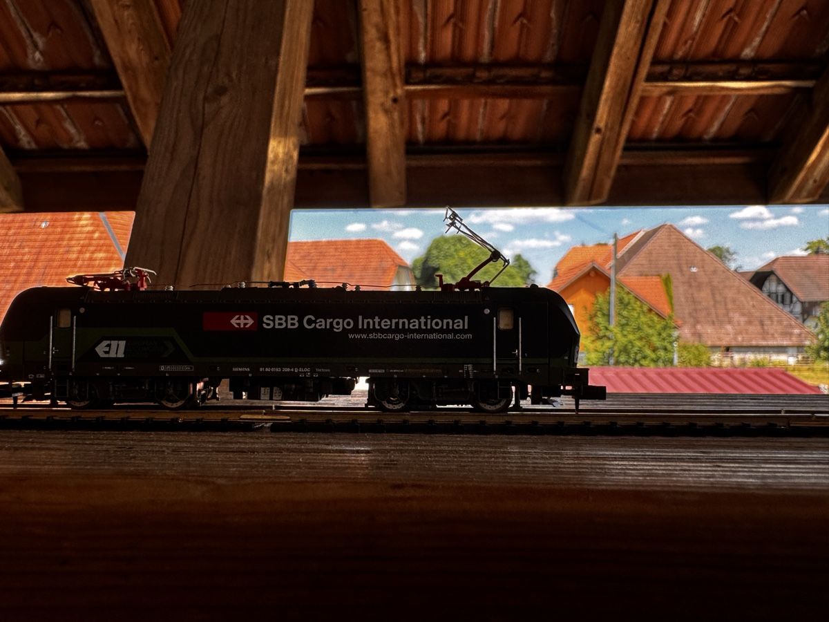 Hobbytrain Modellini di ferrovie: Hobbytrain Vectron SBB Cargo – Usato da Kyburg-Buchegg venduto da Mlaett 6