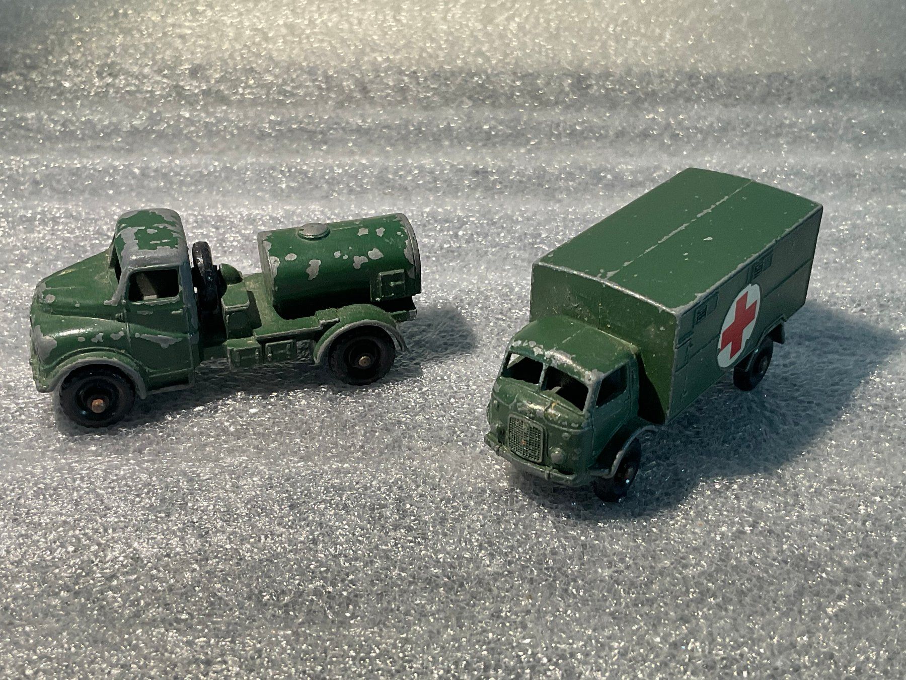 Lesney Modellini d'auto: Matchbox Lesney 2 Armeefahrzeuge – Usato da Hasle b. Burgdorf venduto da Zappizepp
