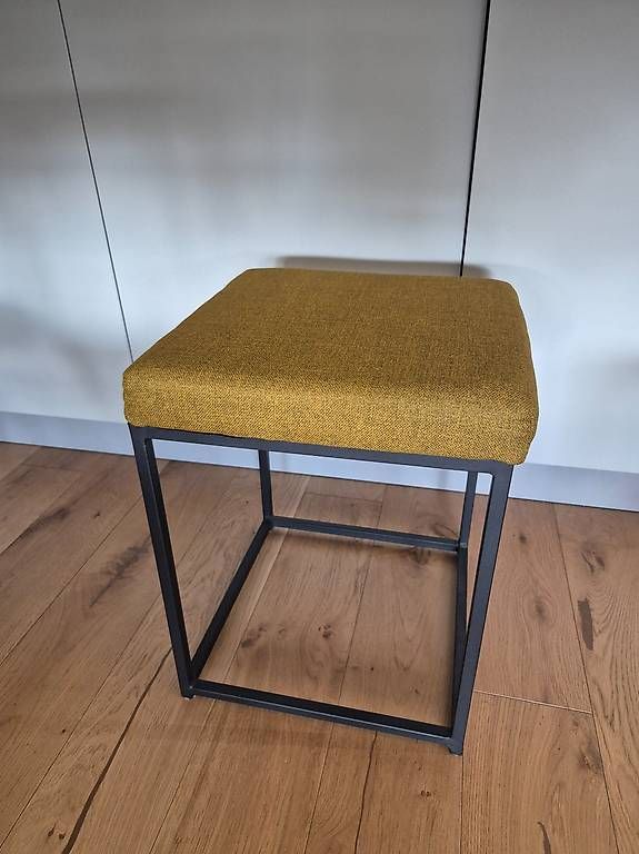 La Redoute Tabourets: 2x Hocker senfgelb, 37x37x48cm – D'occasion à Zuchwil par peroquetti
