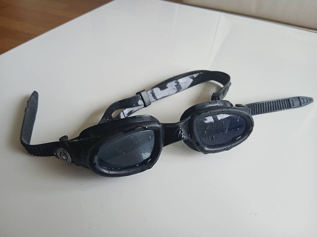 Occhiali & Lenti: Schwimmbrille – Usato da Zürich venduto da Metatron2022.