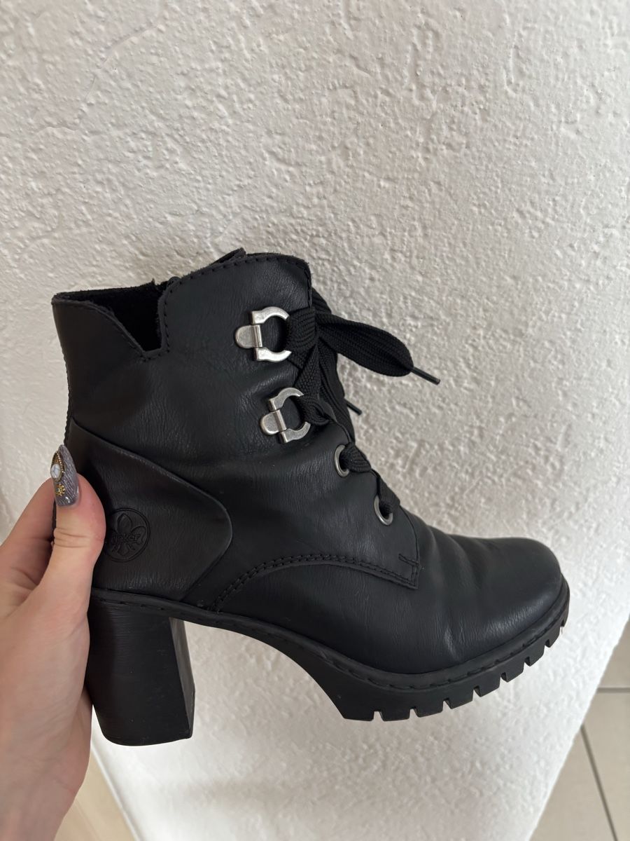 Rieker Scarpe da donna: Bottines noires Rieker, taille 39 – Usato da La Chaux-de-Fonds venduto da mel_7chs