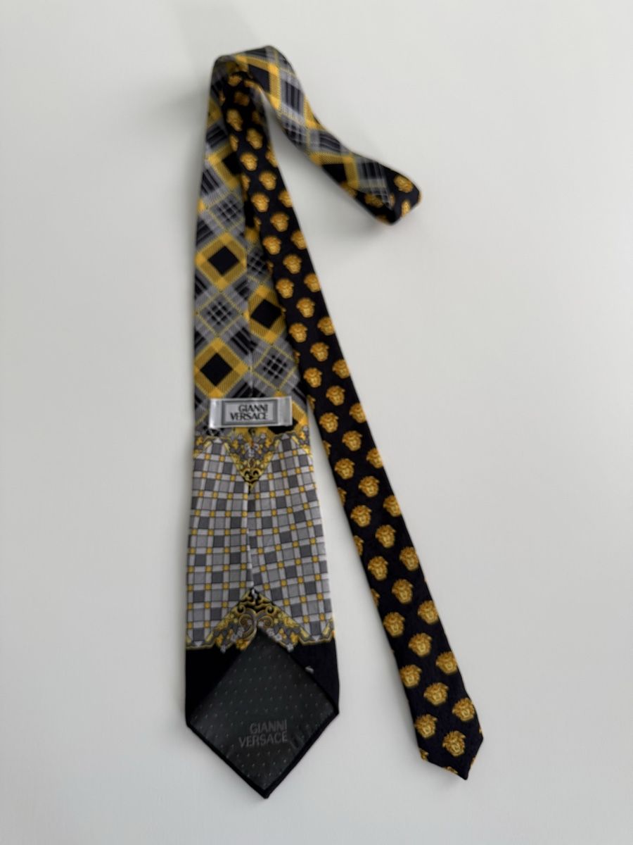 Versace Cravatte: Gianni Versace Krawatte -  Klassiker – Nuovo (secondo la descrizione) da Rorschacherberg venduto da schoen-und-gut 1