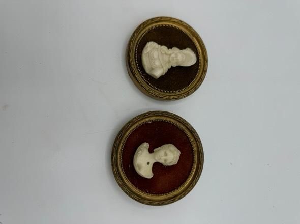 Dipinti: paire de tableaux miniature – Usato da Vésenaz venduto da Angela.C3