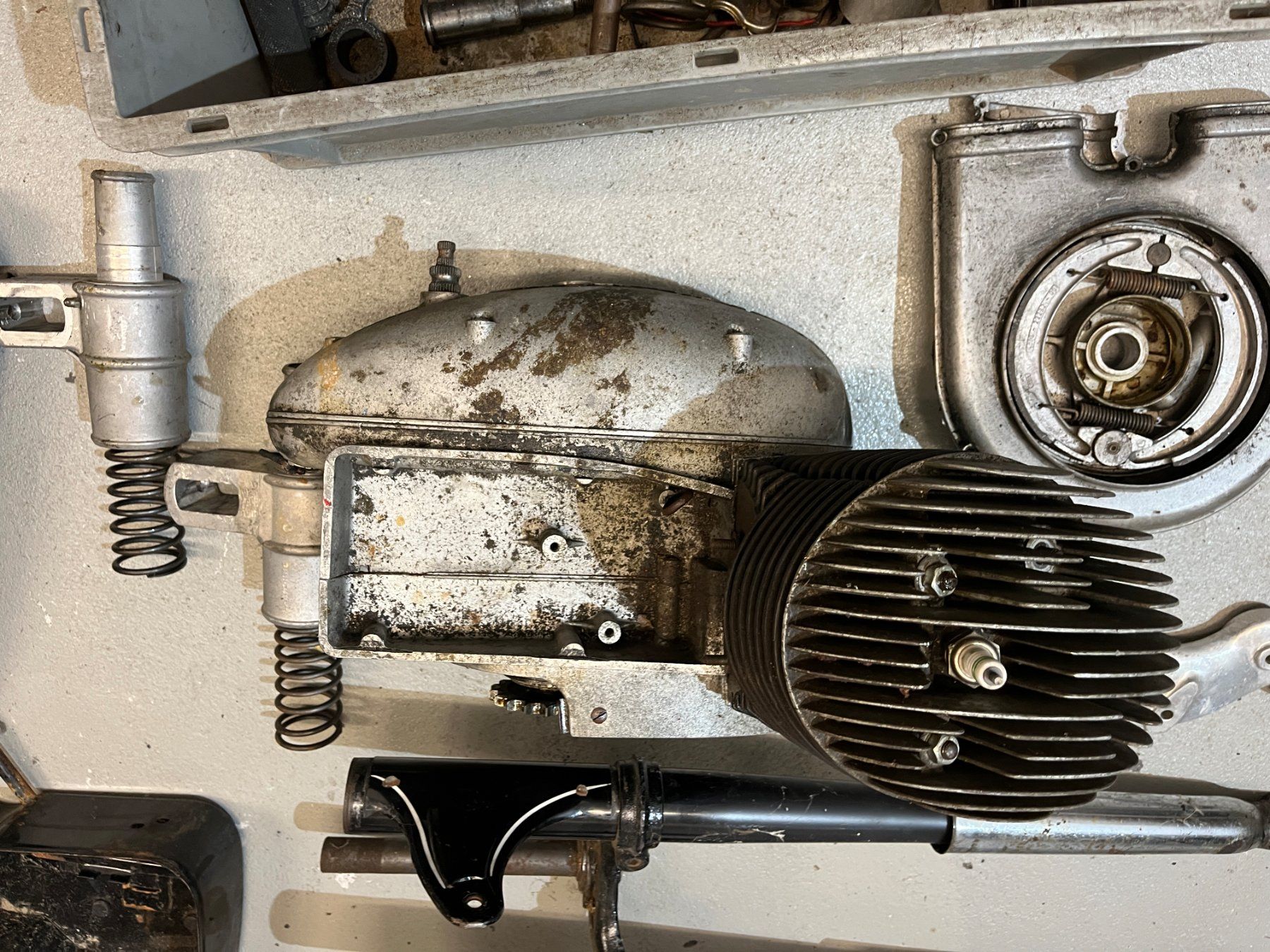 DKW Tutti i ricambio per moto: DKW RT 250/2 Motor und diverse Ersatzteile – Usato da Embrach venduto da Manu1976 5