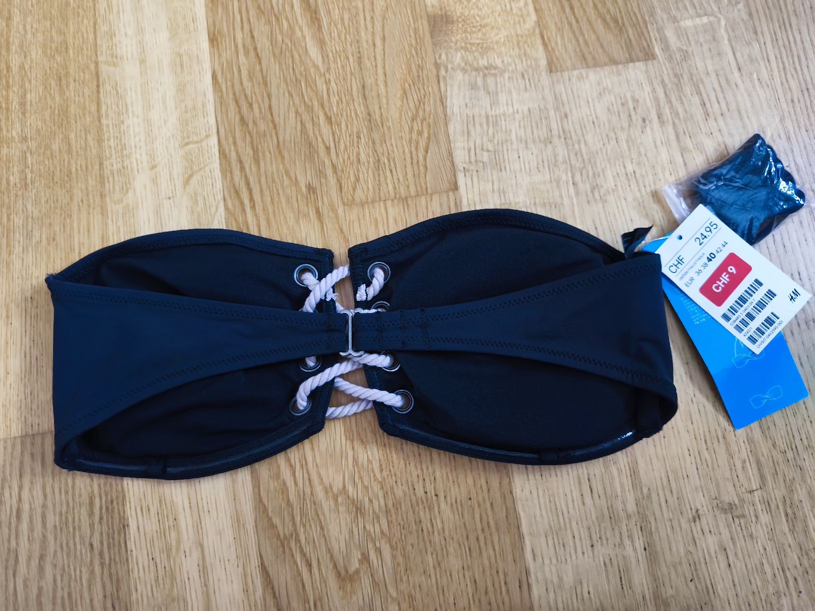 Costumi da bagno & Bikini: schwarzes Bikinioberteil Gr. 40 – Nuovo (secondo la descrizione) da Näfels venduto da ChocolateMuffin 1