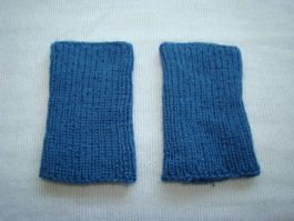 Hanteli Pulswärmer blau gestrickt