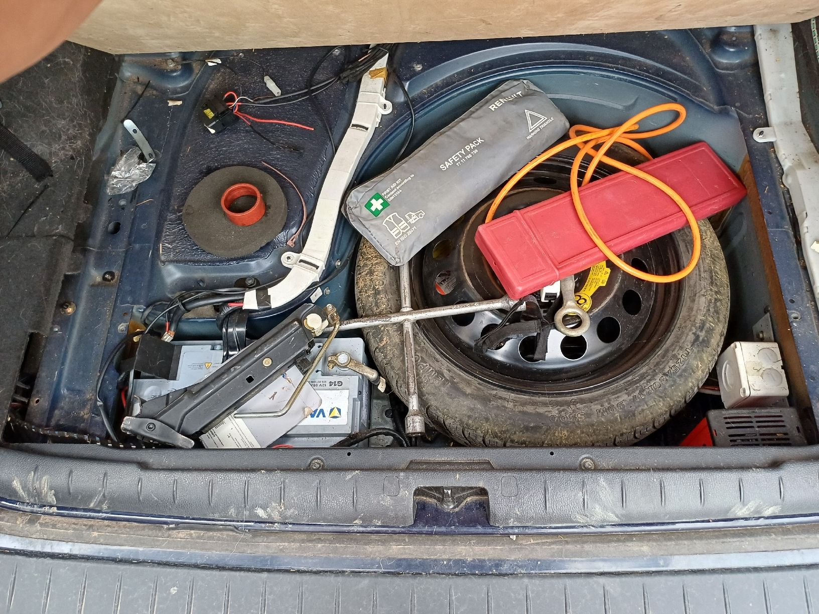 Volvo Automobili: Volvo V70 D5 AWD – Difettoso da Gipf-Oberfrick venduto da LuuserSieche2004 7
