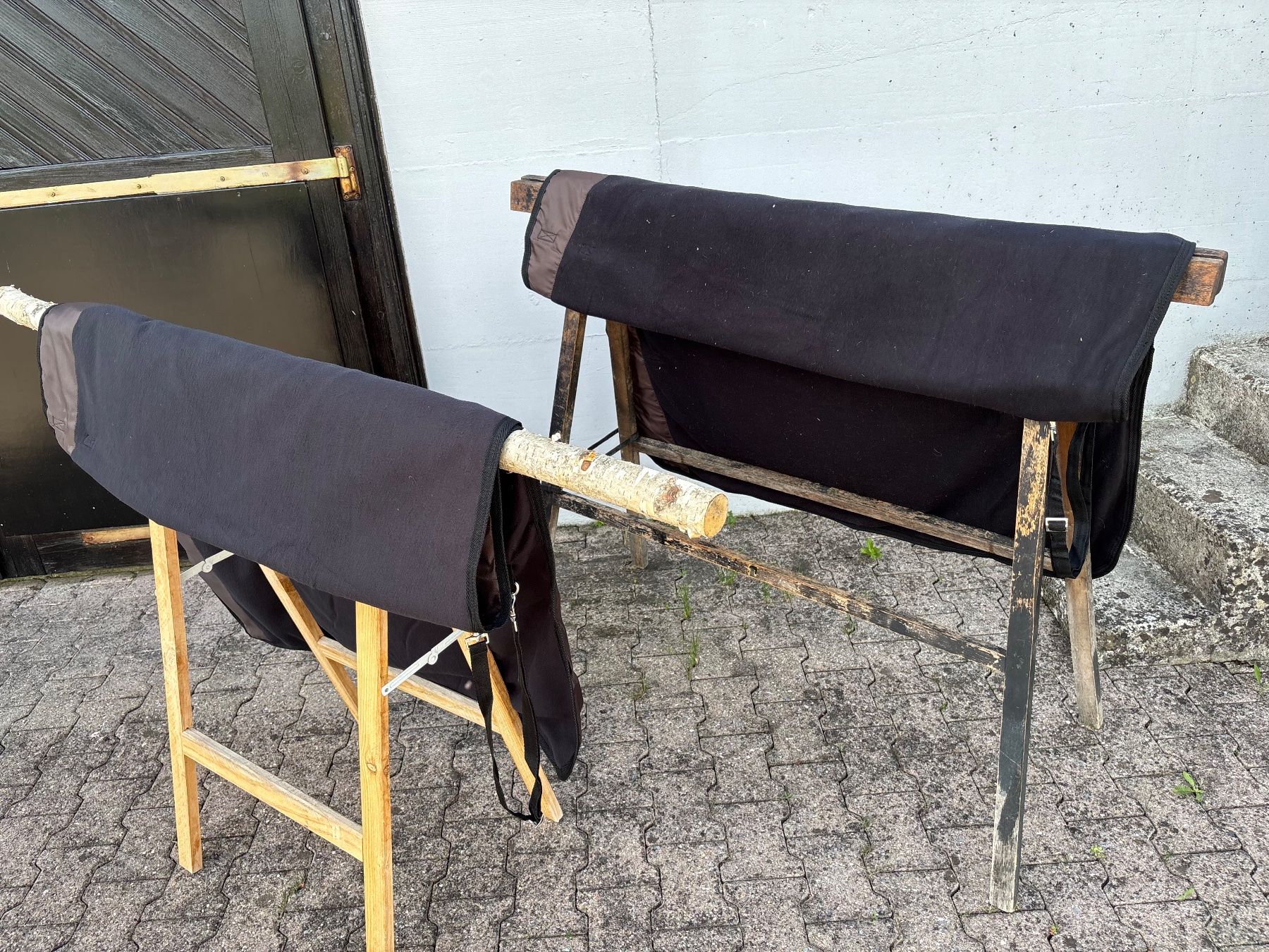 Carrozze: 2 schöne dunkelbraune Fahrdecken – Usato da Feldbach venduto da Fea1 8