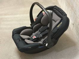 Babysitz 2x gebraucht neuwertig ohne Flecken