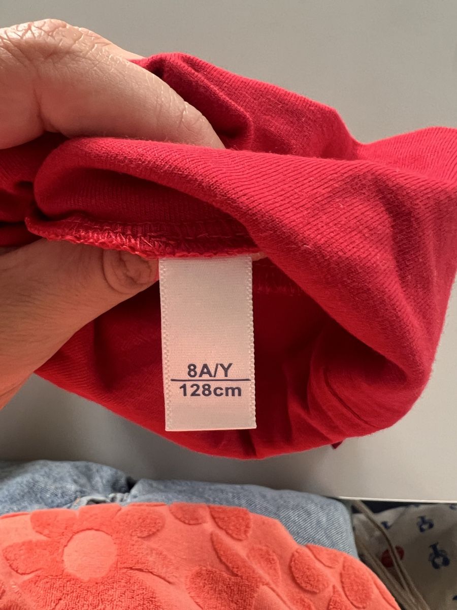 C&A T-shirt: Roter Langarm T-Shirt 128 – Nuovo (secondo la descrizione) da Neuchâtel venduto da Debelibo 2
