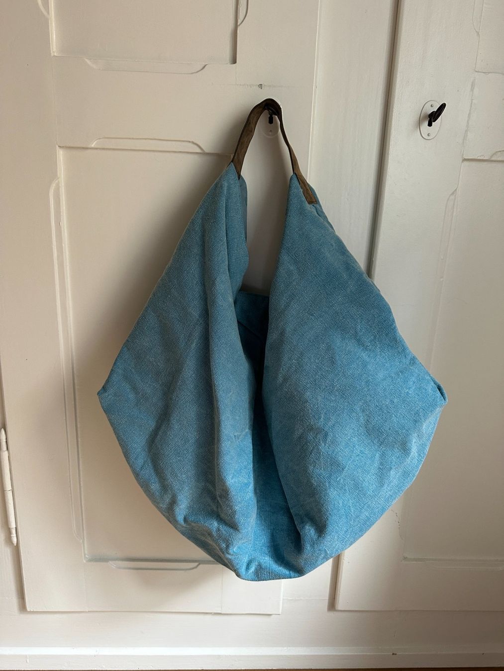 Borse da donna: VESTOPAZZO - Schultertasche blau – Usato da Zürich venduto da Diazaio