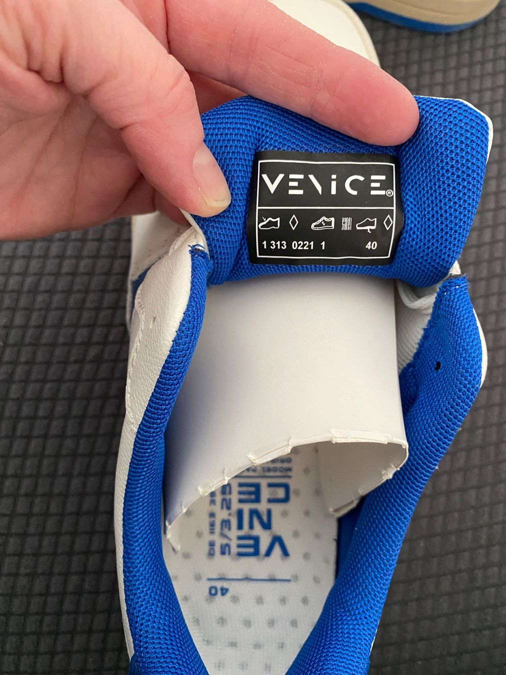 Scarpe da uomo: Turnschuh Grösse 40, Weiss/Blau NEU – Nuovo (secondo la descrizione) da Zürich venduto da Betschart99 2