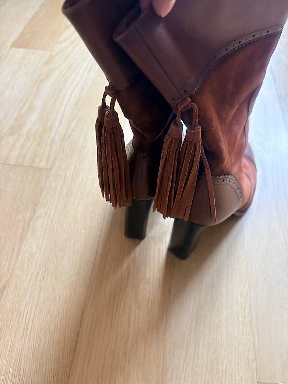 Damenschuhe: Bottes/bottines Tamaris camel  – Gebraucht aus Chardonne von any_yq5q 1