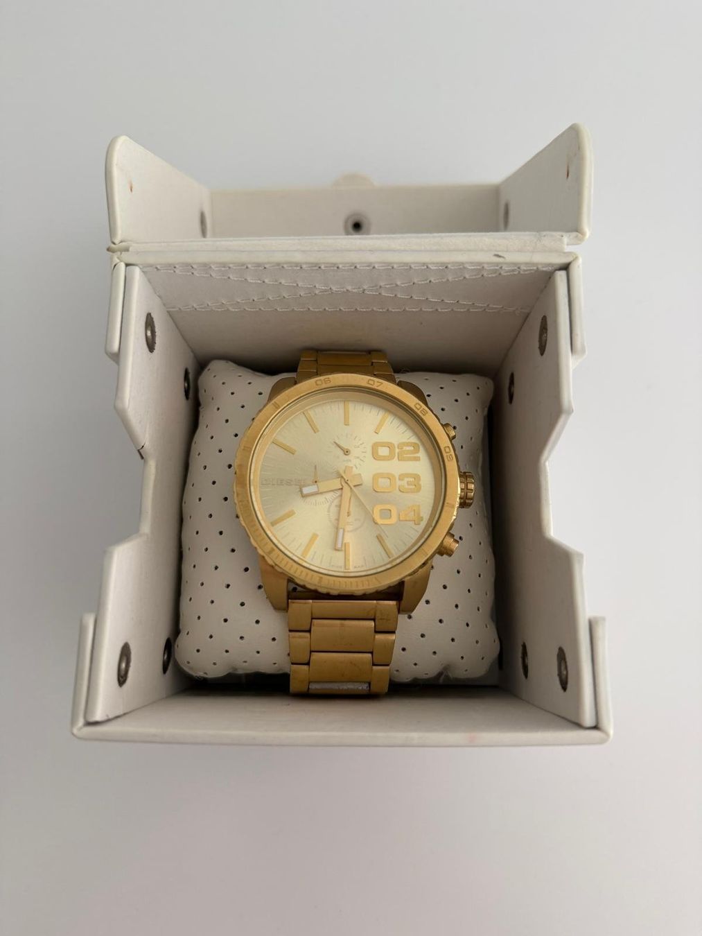 Diesel Armbänder & -reifen: Diesel Herrenuhr Gold – Gebraucht aus Zürich von oezkan57