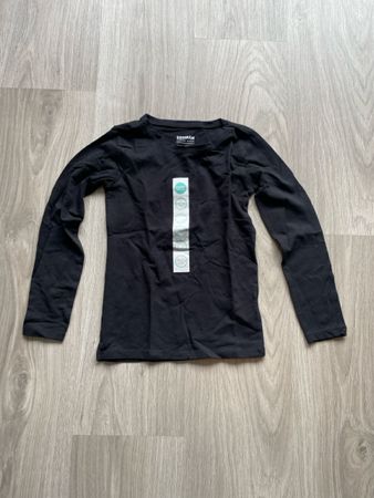 Schwarzes Langarmshirt Gr. 122/128 - Neu mit Etikett!