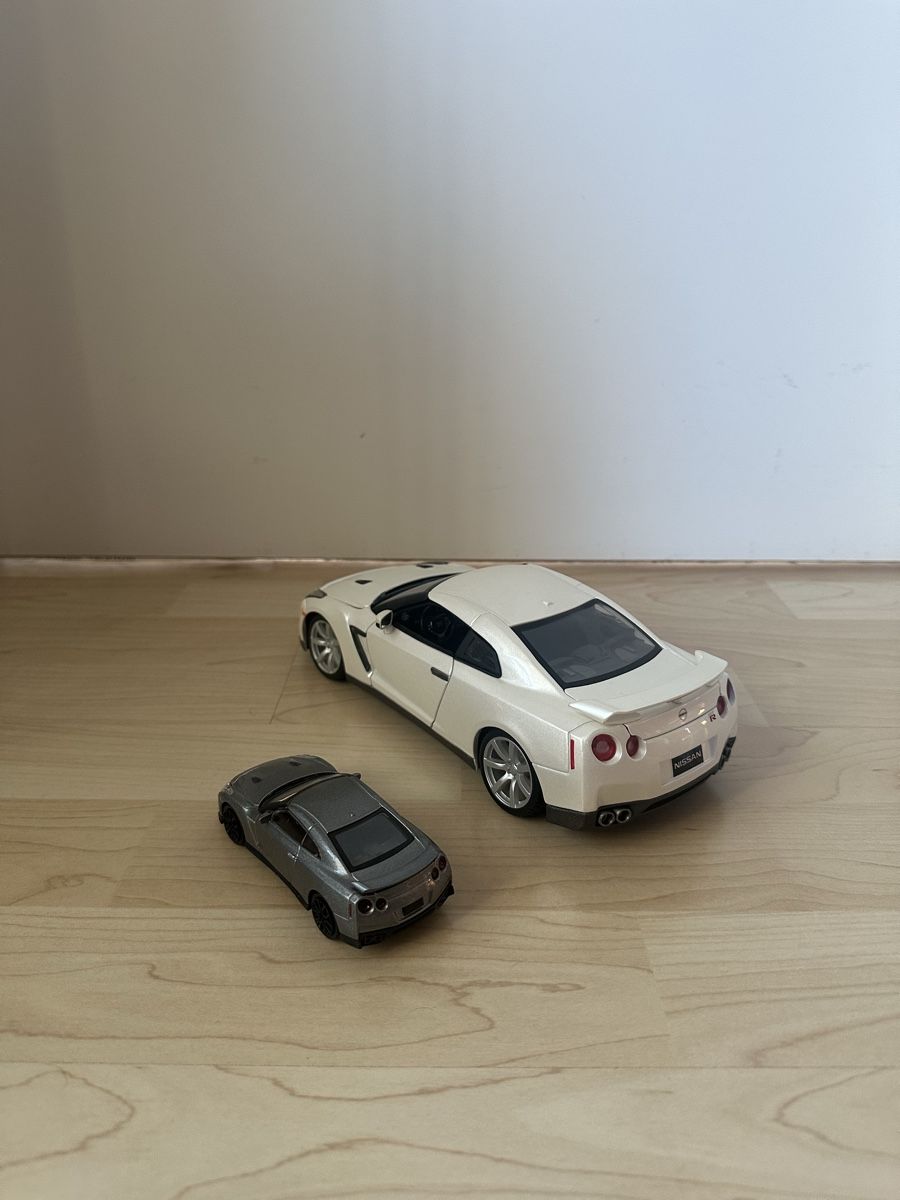 Bburago Voitures modèles: 2x Bburago Nissan GTR – Neuf (Voir description) à Obfelden par Marko593 1