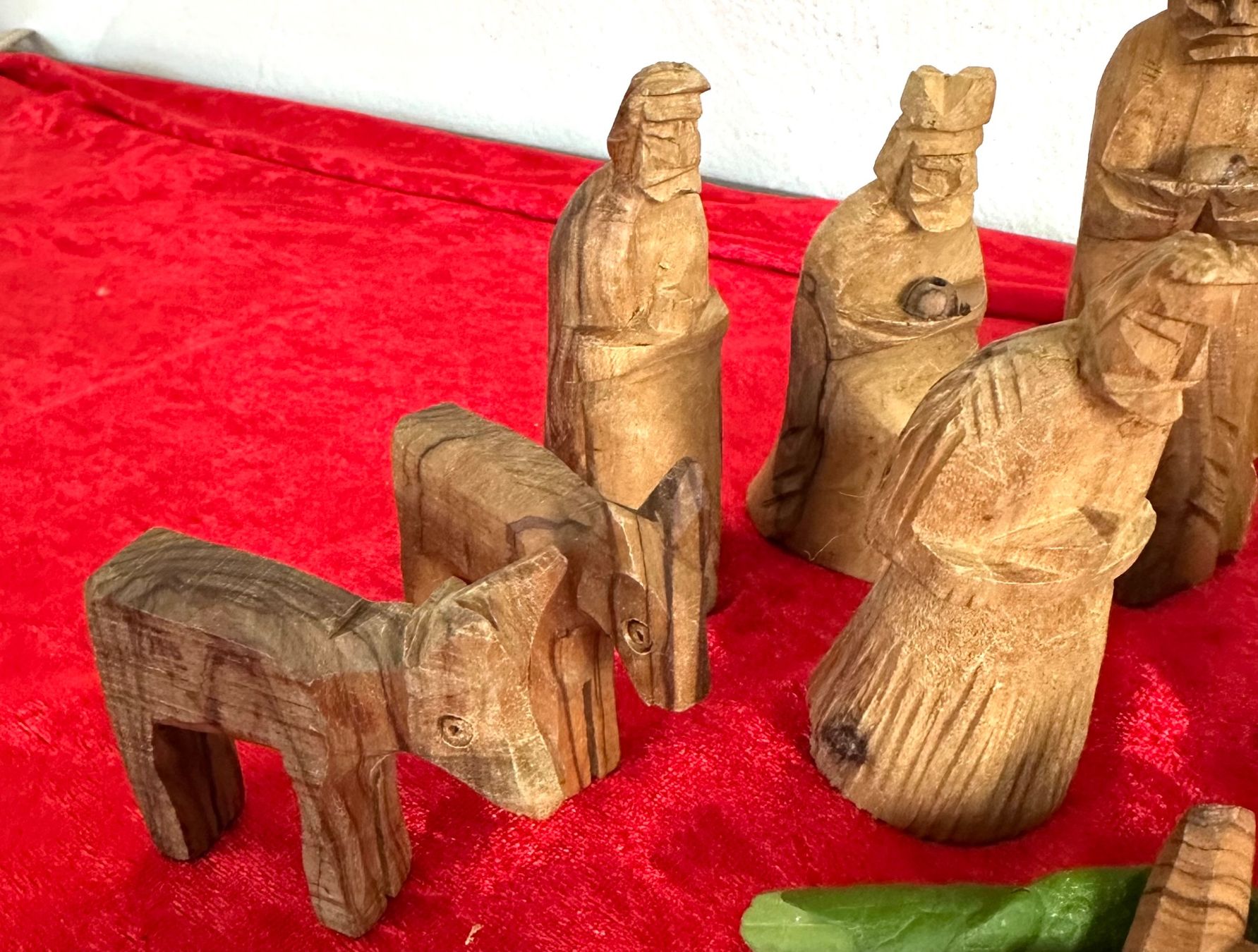 Statuette: Krippenfiguren aus Olivenholz – Usato da Zürich venduto da brazerola 4