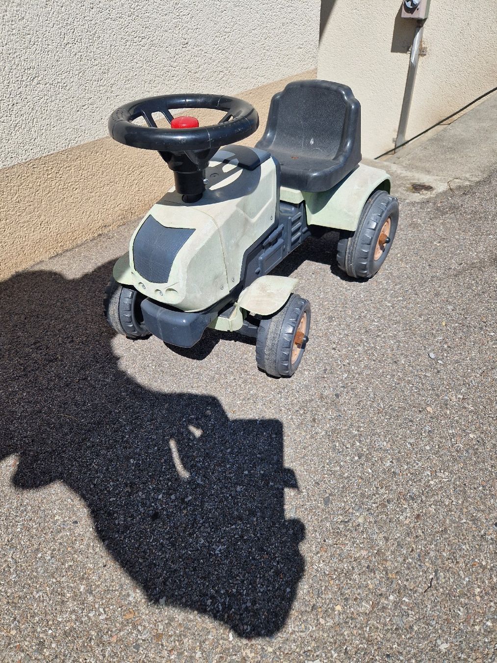 Fahrzeuge für Kinder: Tretauto Kinder Traktor mit Lenkrad und Sitz – Gebraucht aus Mörigen von Clio111 3