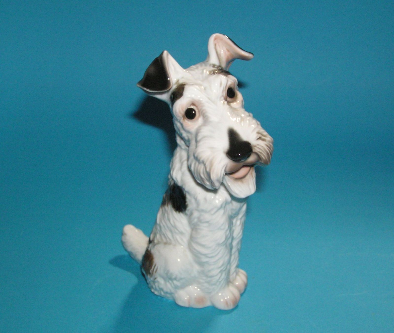 Rosenthal Statuette: ROSENTHAL FIGUR DRAHTHAAR TERRIER – Usato da Grenchen venduto da Antique-hunter
