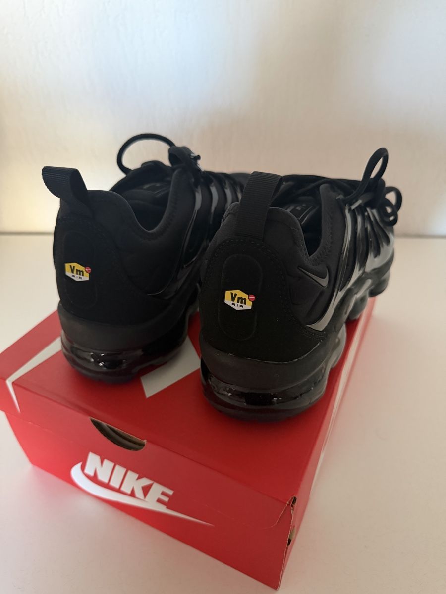 Nike Scarpe da uomo: Nike Vapormax Plus Black – Nuovo e nell'imballaggio originale da Dübendorf venduto da Sneaker_Seller 1
