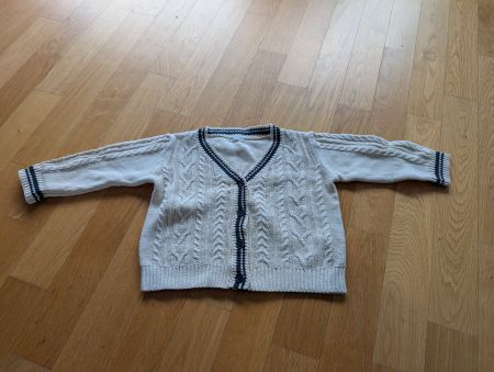 Warme Strickjacke, Beige mit dunkelblau, Grösse 80/86